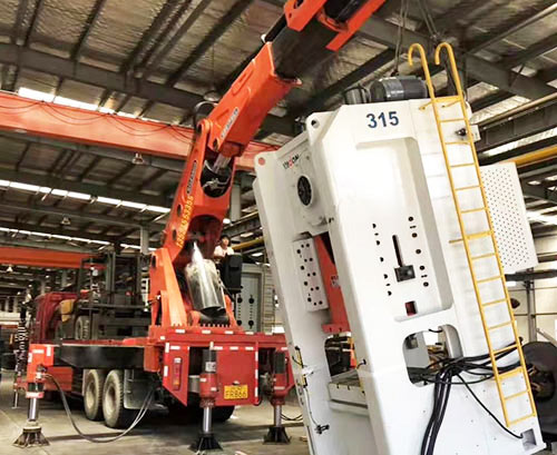 新龙提升工作效率，选择优质折臂吊租赁服务