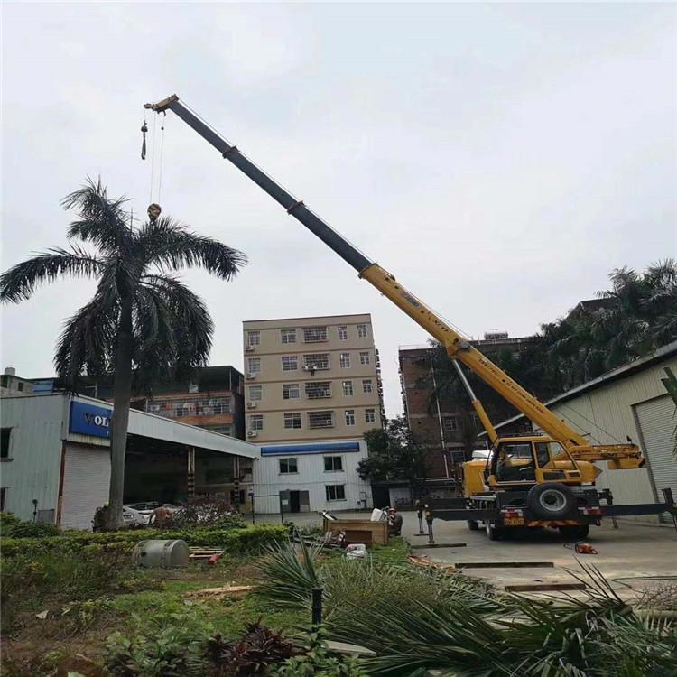 新龙12吨吊车出租一天的收费标准是什么