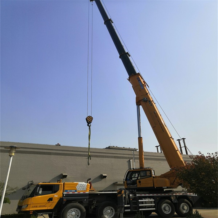 新龙 选择汽车吊租赁的秘诀与联系方式指南