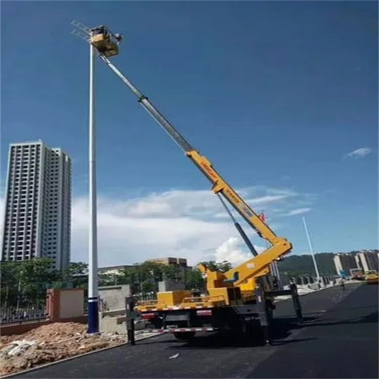 新龙维修路灯的曲臂升降车出租