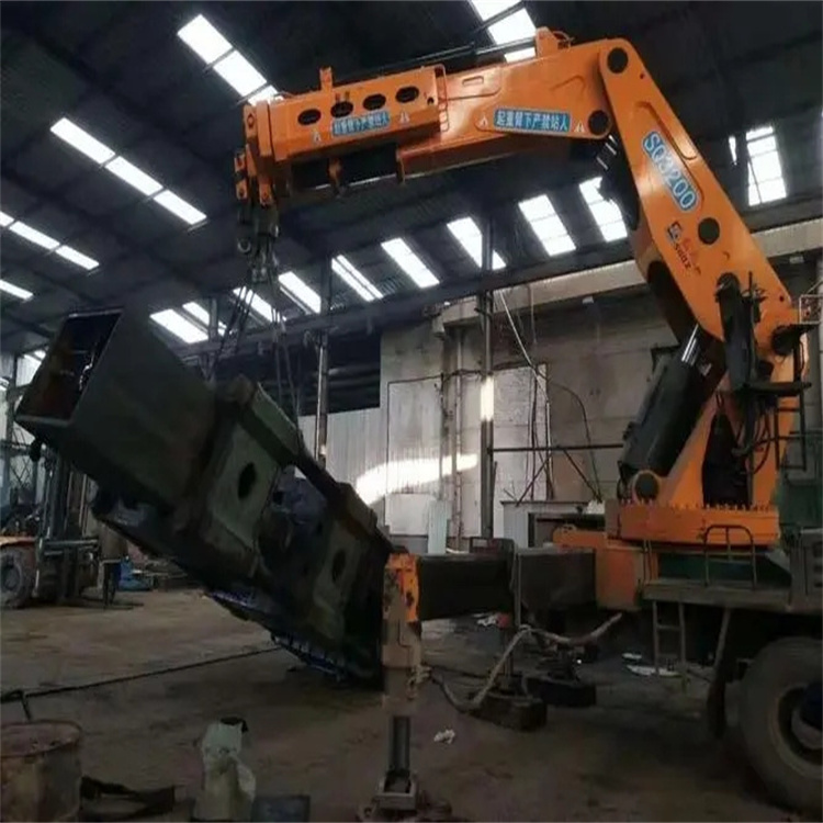 新龙200吨折臂吊出租