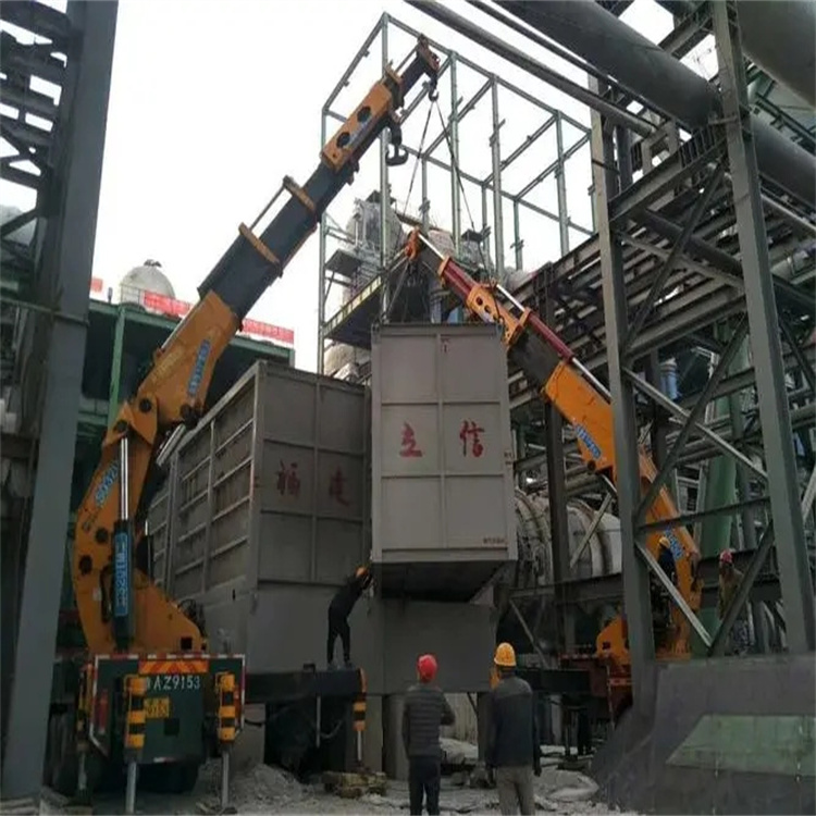 新龙折臂吊车租赁电话