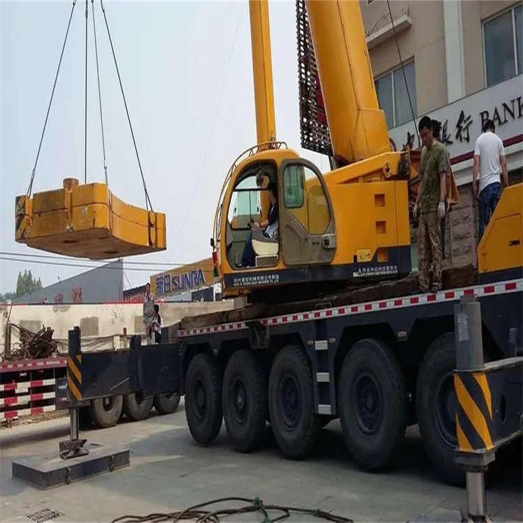 新龙当地吊车出租|机器吊装|75吨|工厂搬迁服务