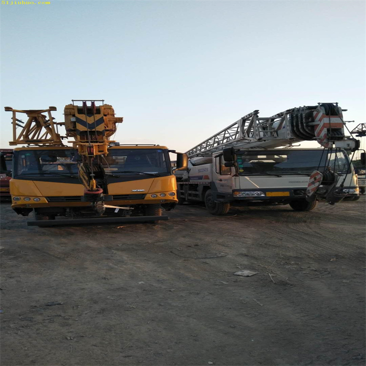 新龙吊车吊挖机正确办法